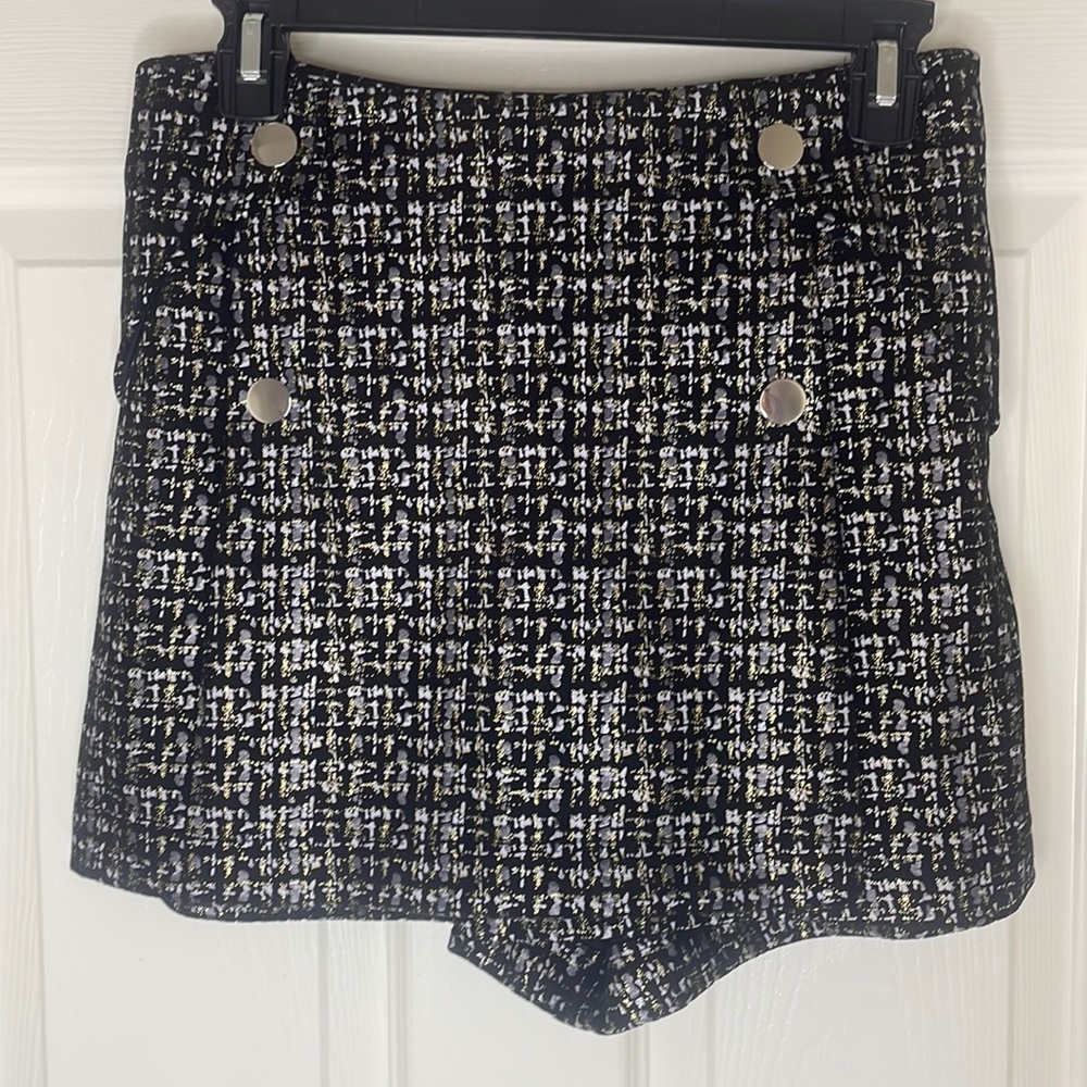 Zara skirt size medium black with gold and silver
